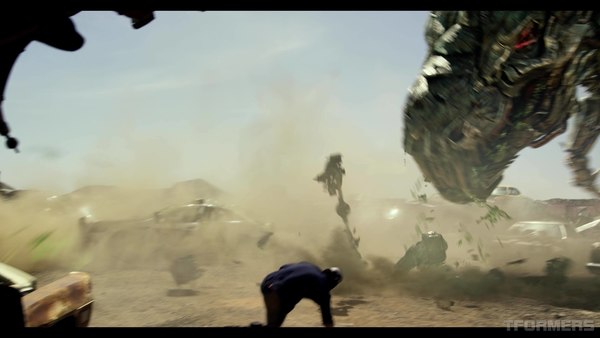 Transformers The Last Knight International Trailer 4K Screencap Gallery 030 (30 of 431)